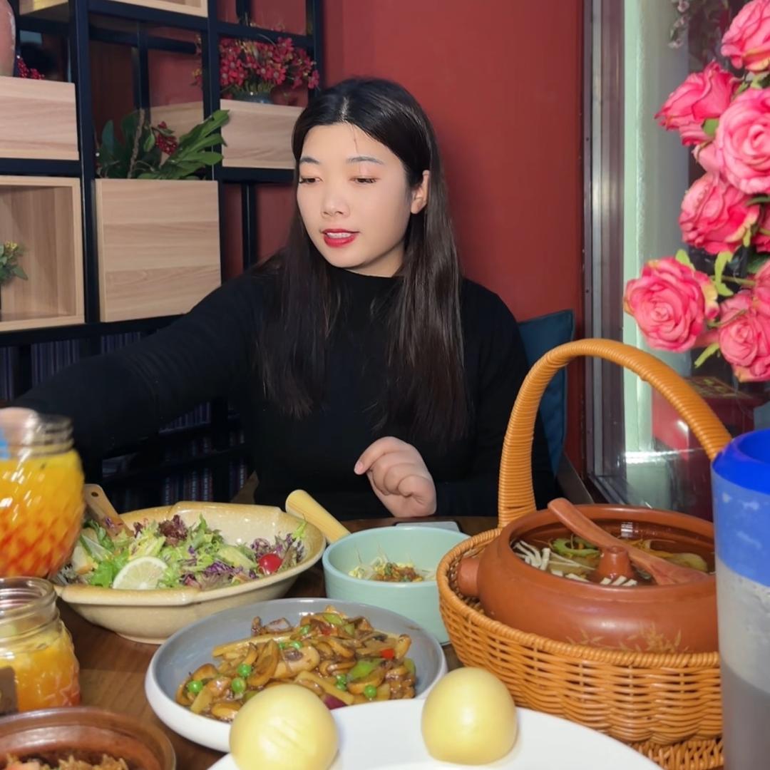 小倩来了