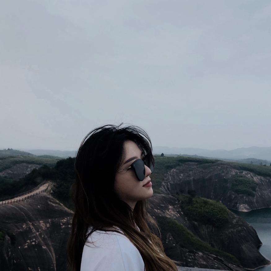 小陈。
