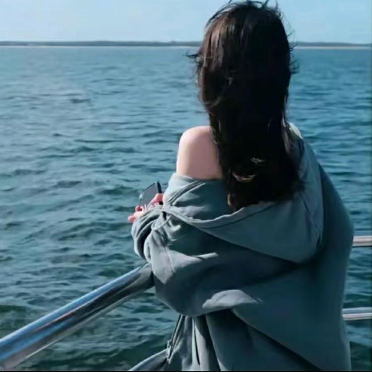 艾美时尚休闲穿搭