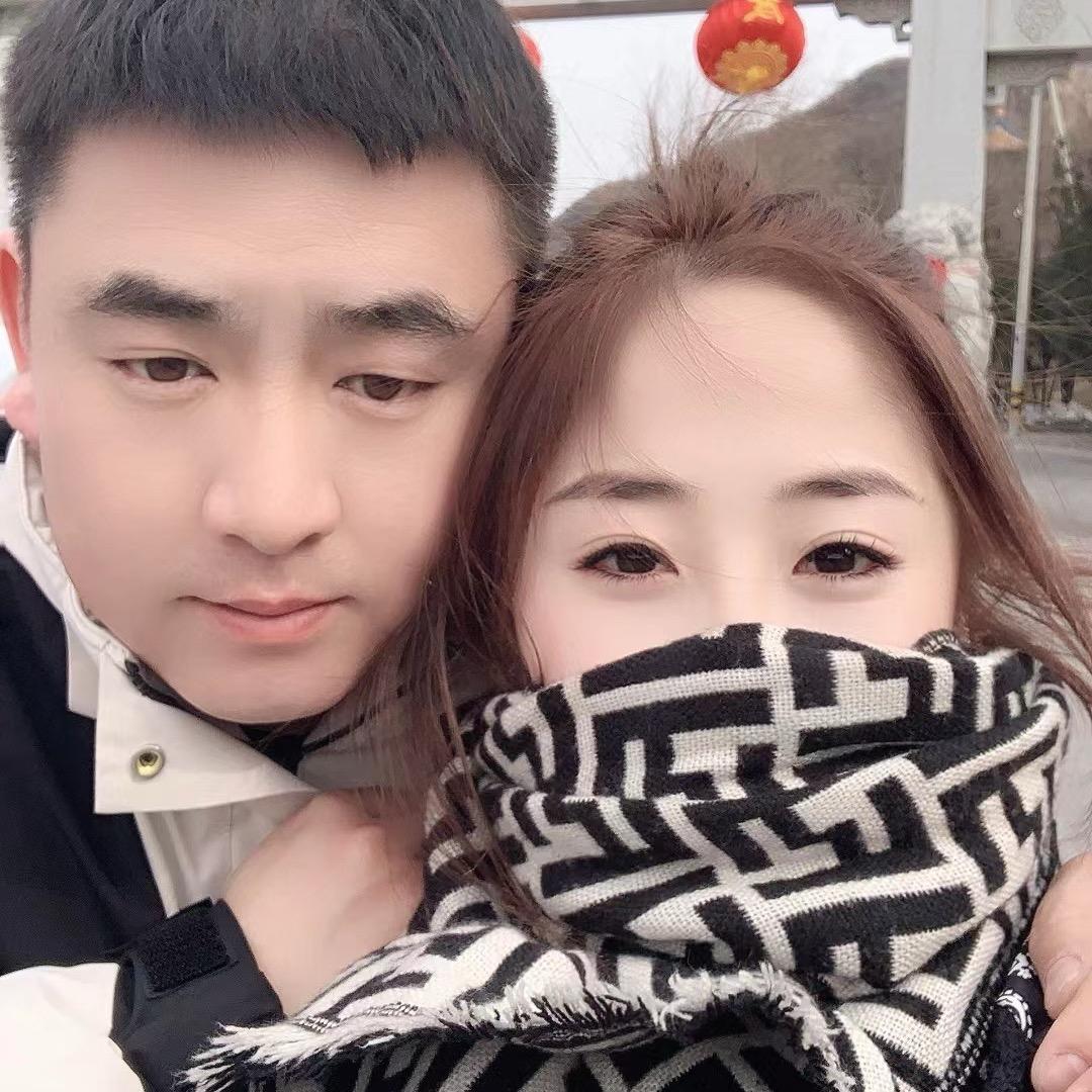 王静.