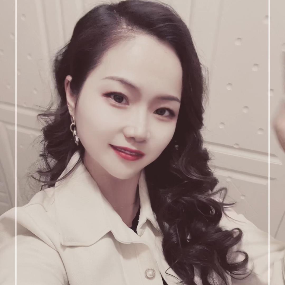 我叫李佳佳