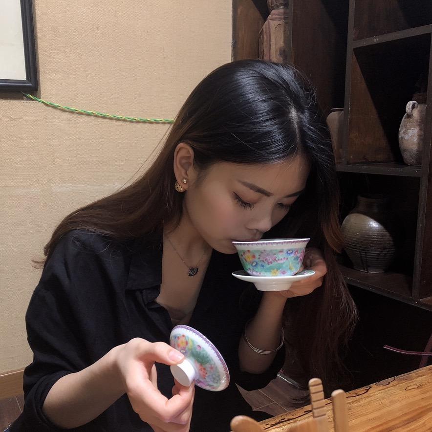 步行街铺盖西施 娇娇
