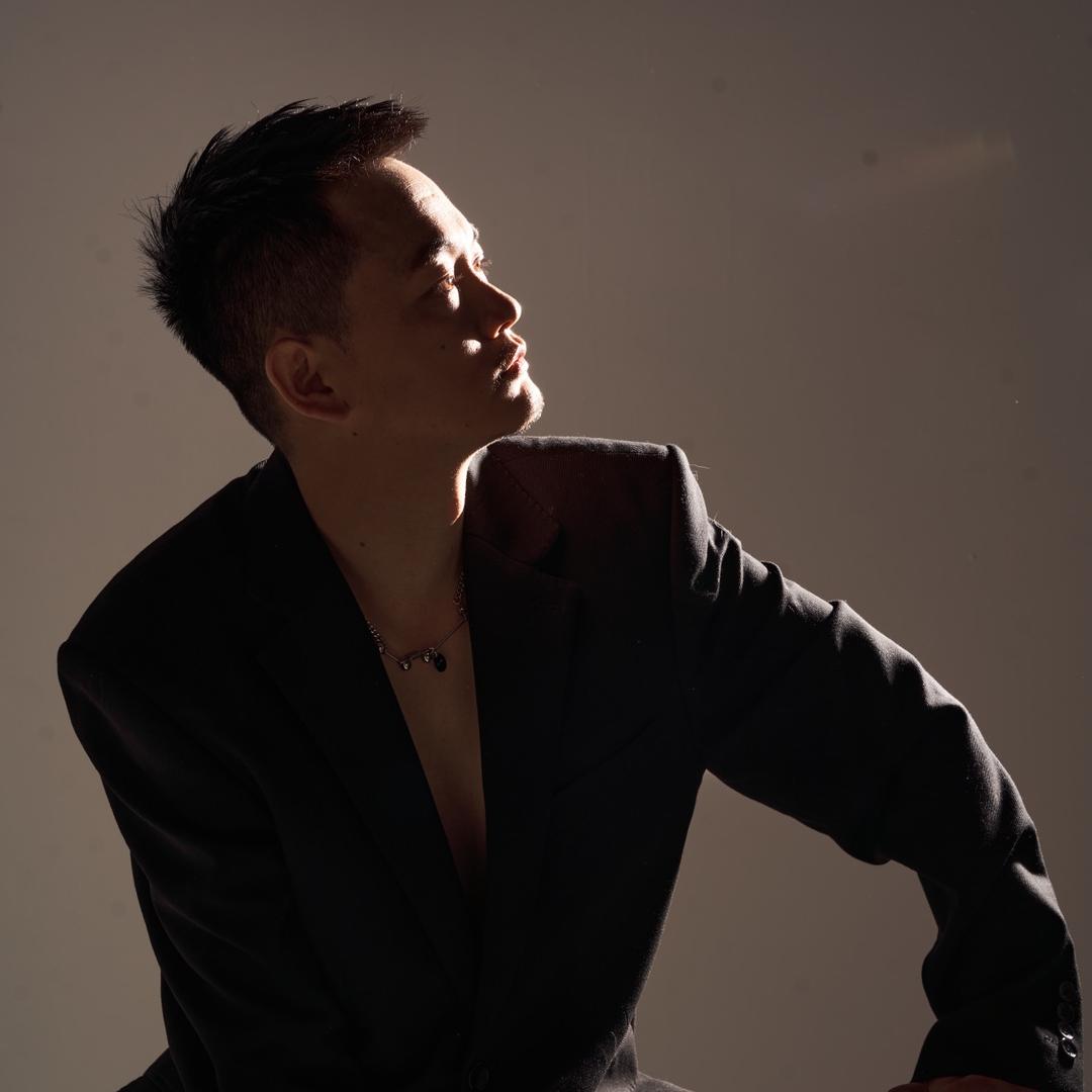云南李嘉成烫发