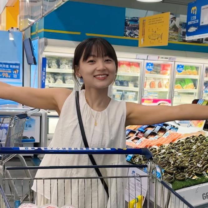 小鱼就吃亿口🐟