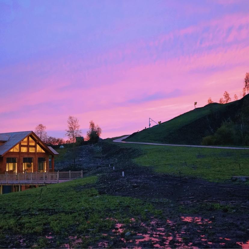 杜江  、新疆旅行管家