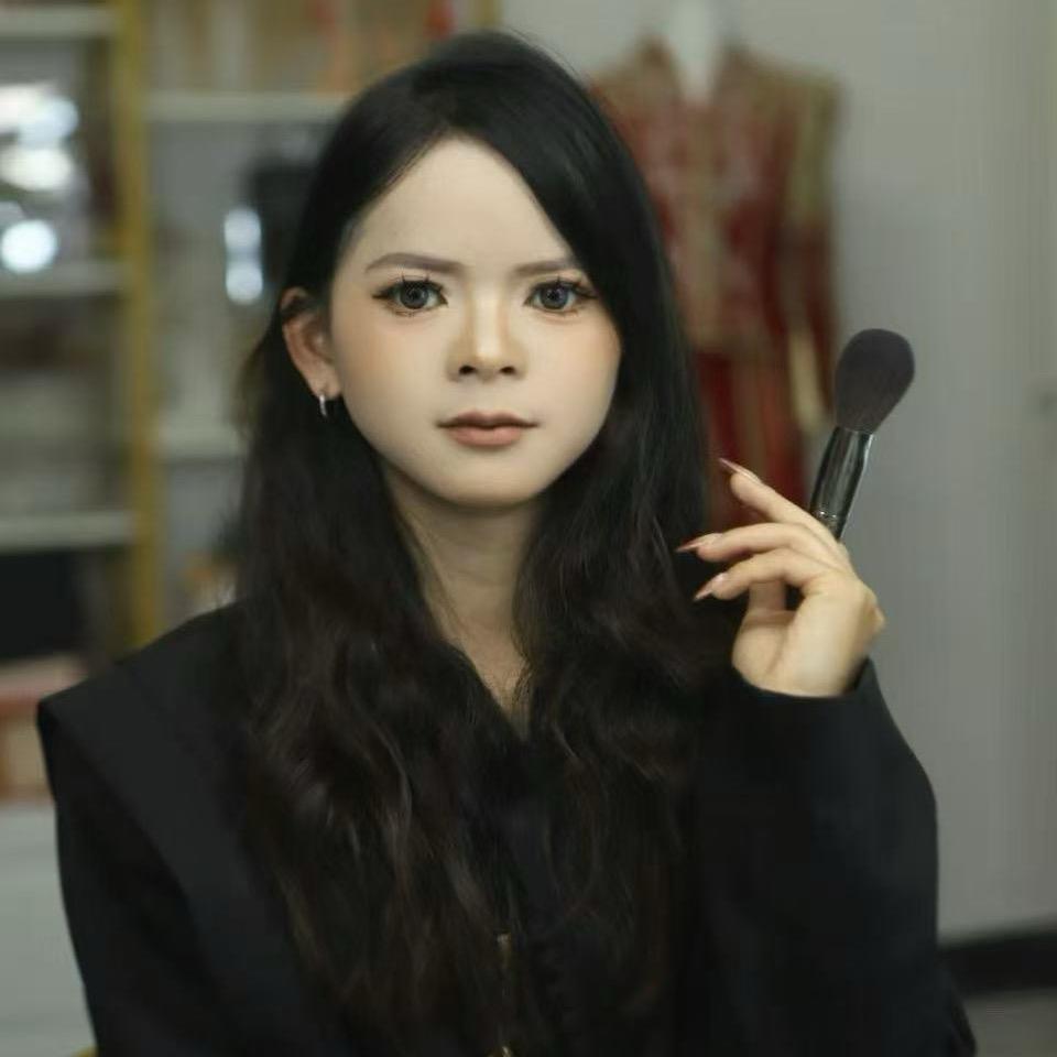 安龙化妆师杨杨（跟妆 约妆）