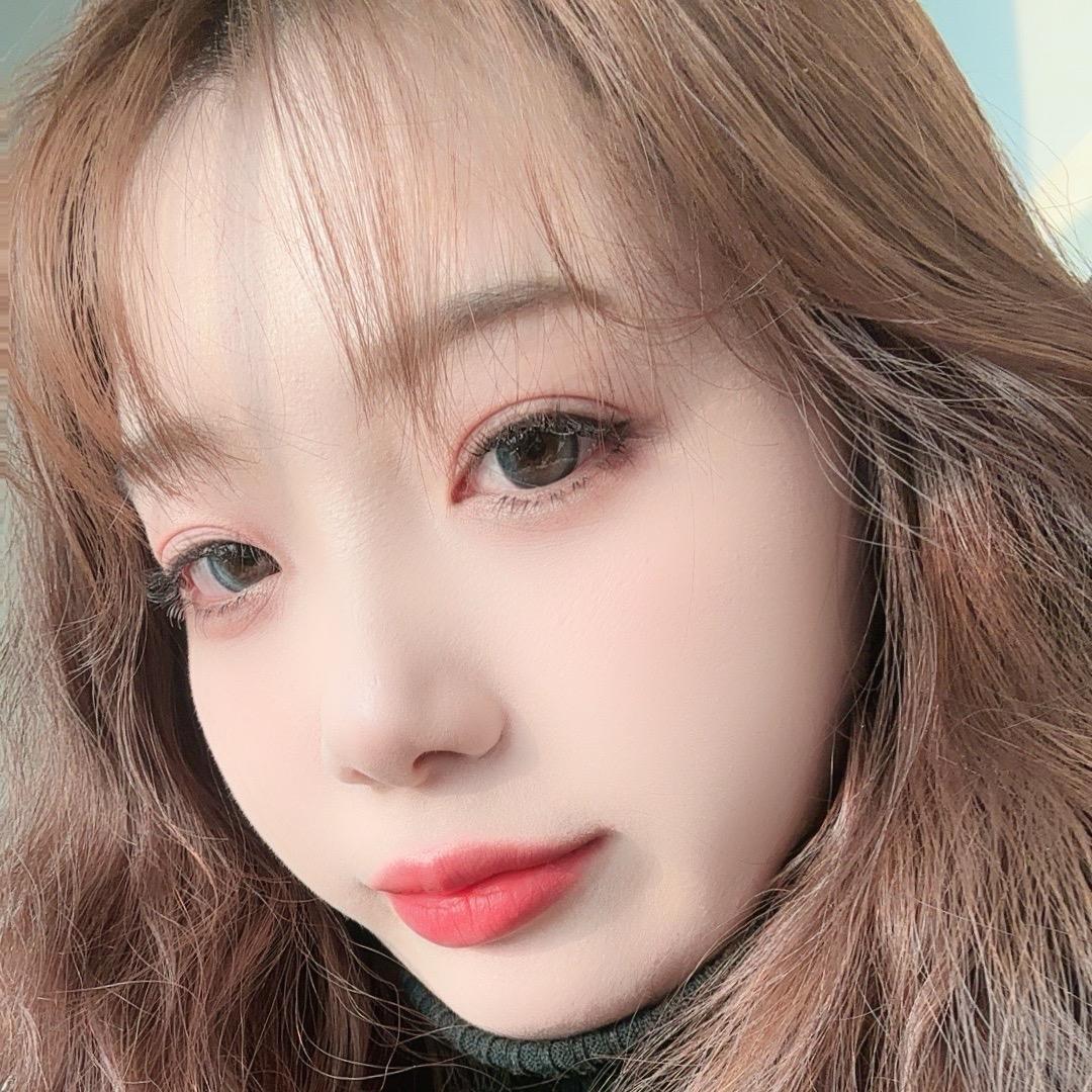 S     J