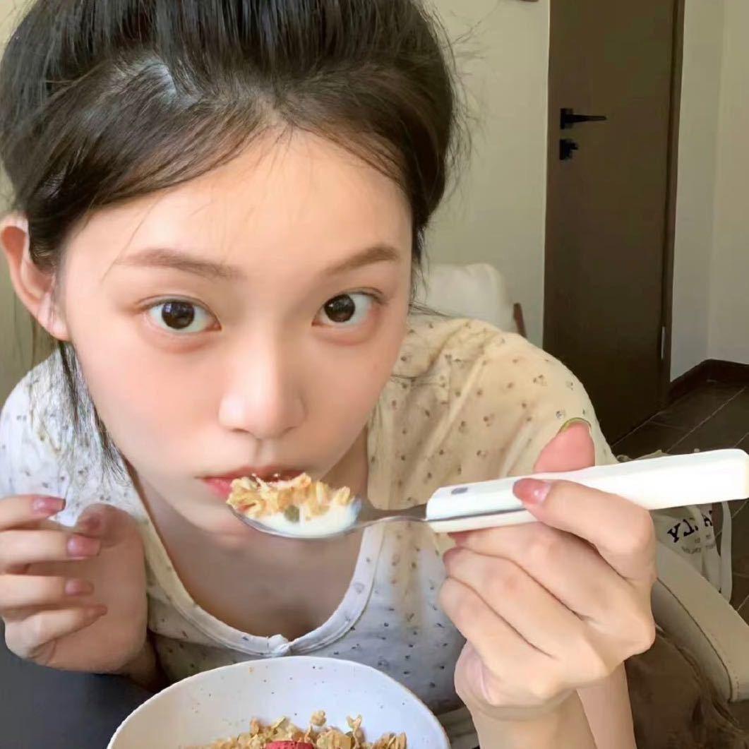 丝丝吃不饱^