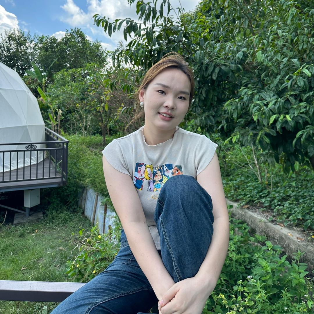 卖厨具的老板娘