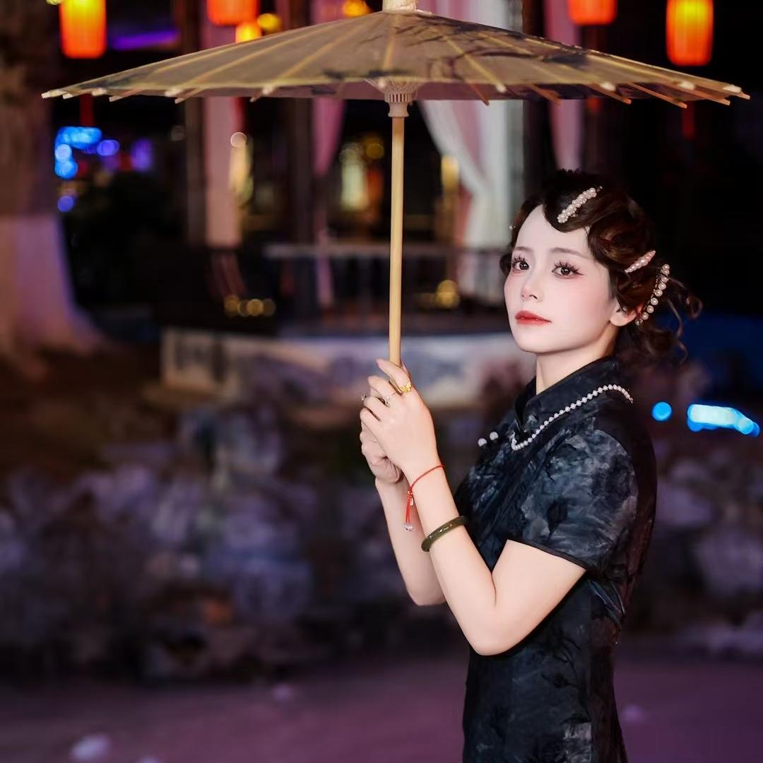 映梨花
