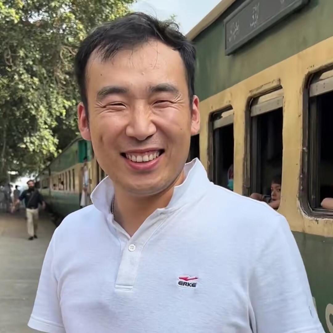 巴基斯坦小飞