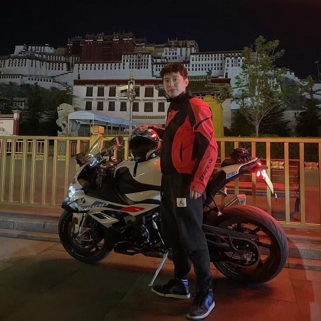 重庆小罗玩摩托