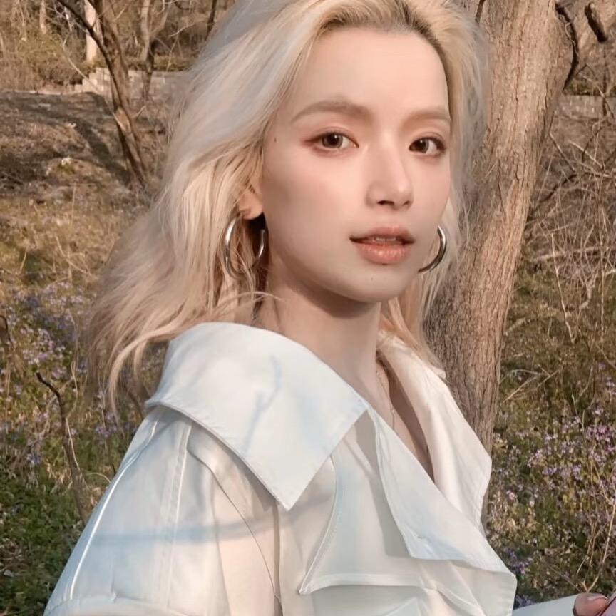 女主角。