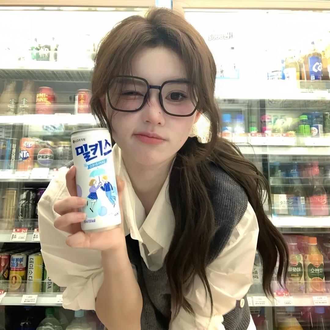 冉蓝莓.