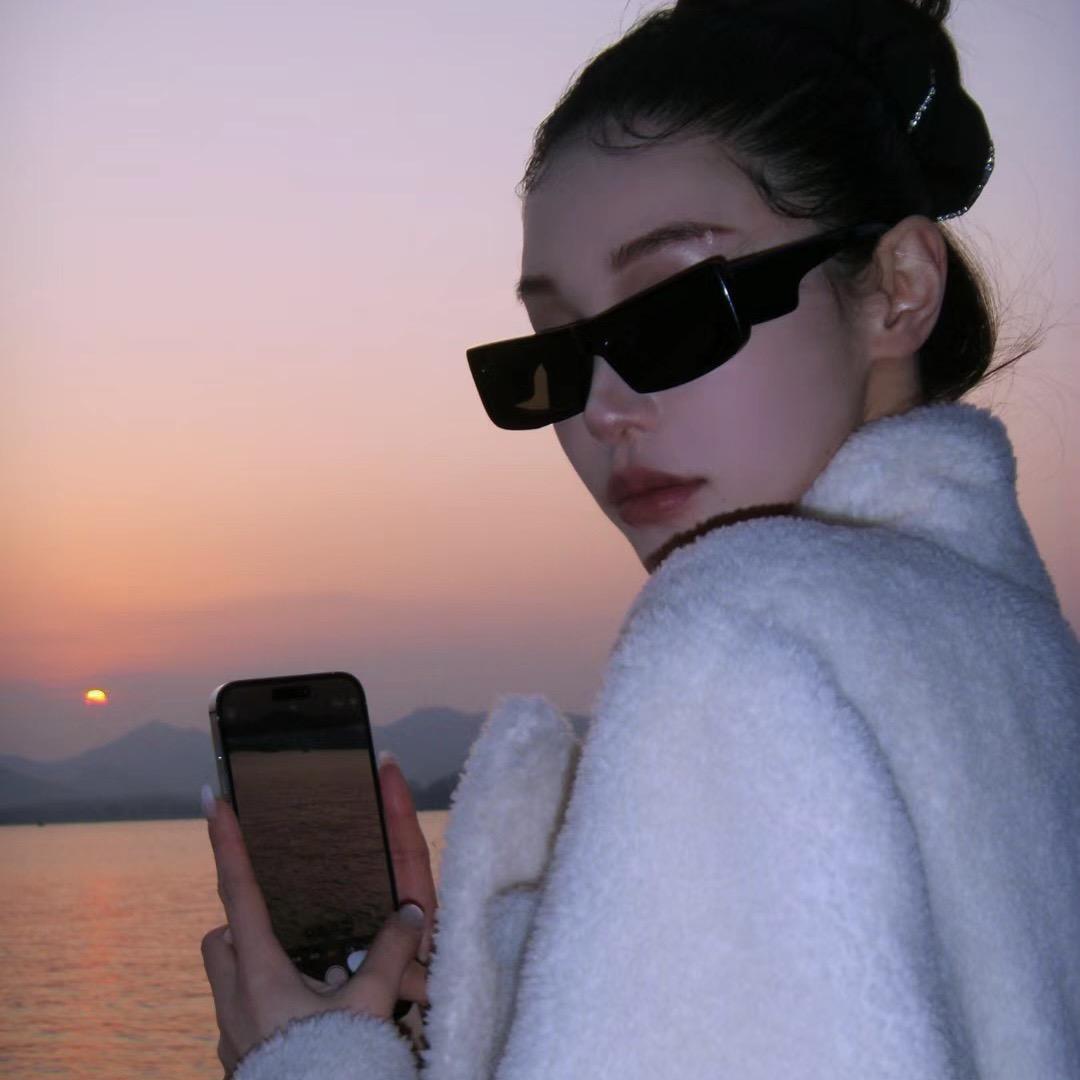 洛汐折扣女装