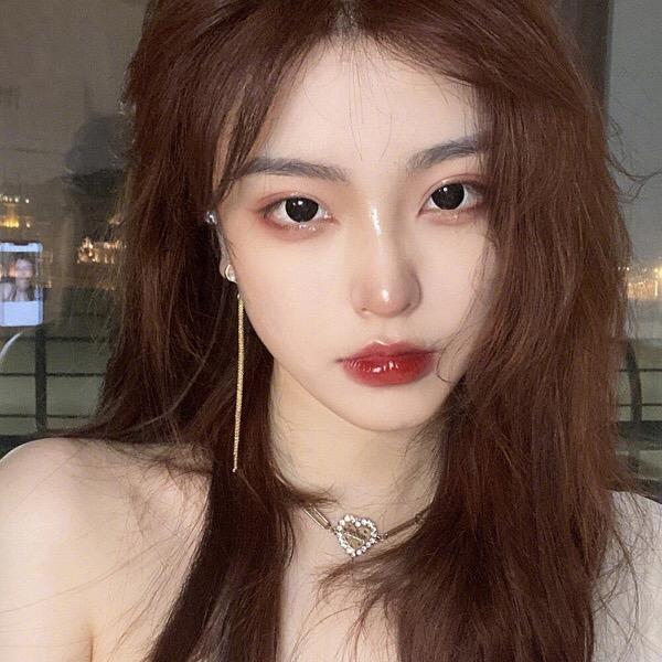 倾城故事高端服饰