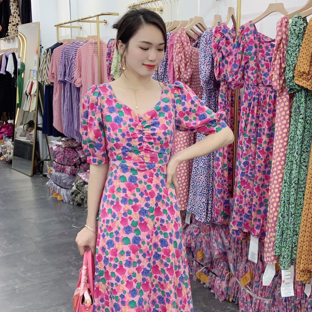 海口龙华耽泥思服装店
