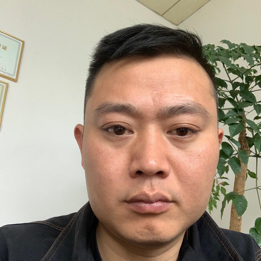 黄靖