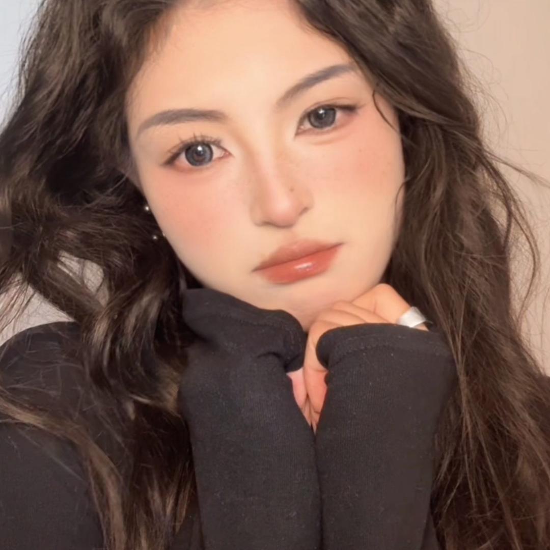 一颗爱妆的土豆儿