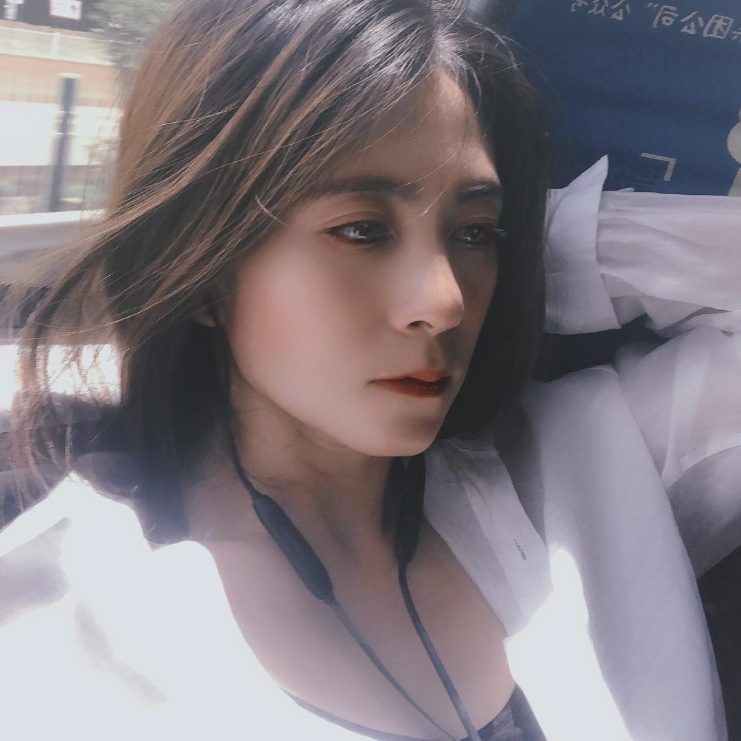 ╭(╯耀英子ε╰)╮