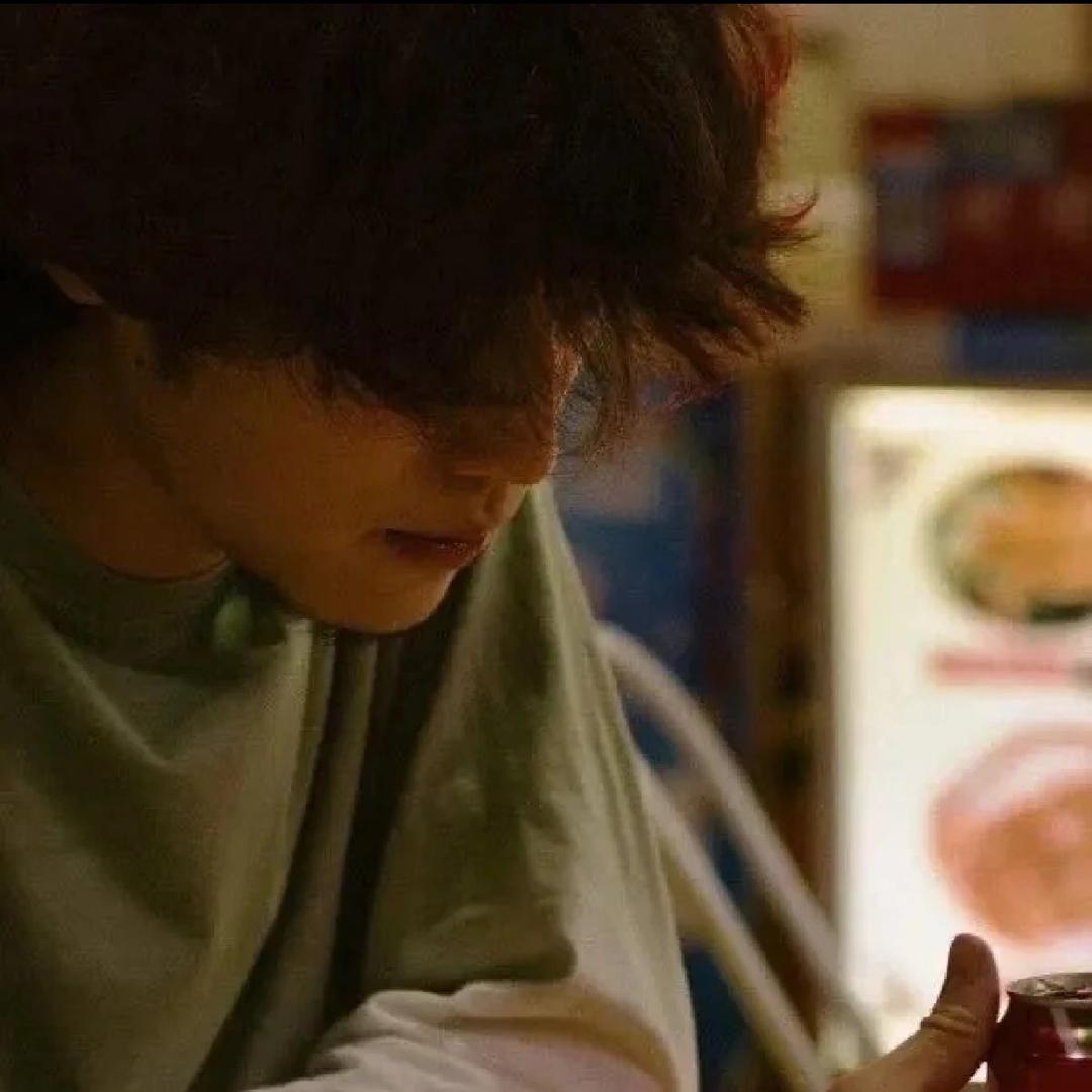 假装鱿鱼被人打到漏尿