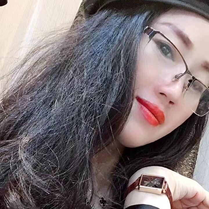 《艾思蒂妮》高端女装