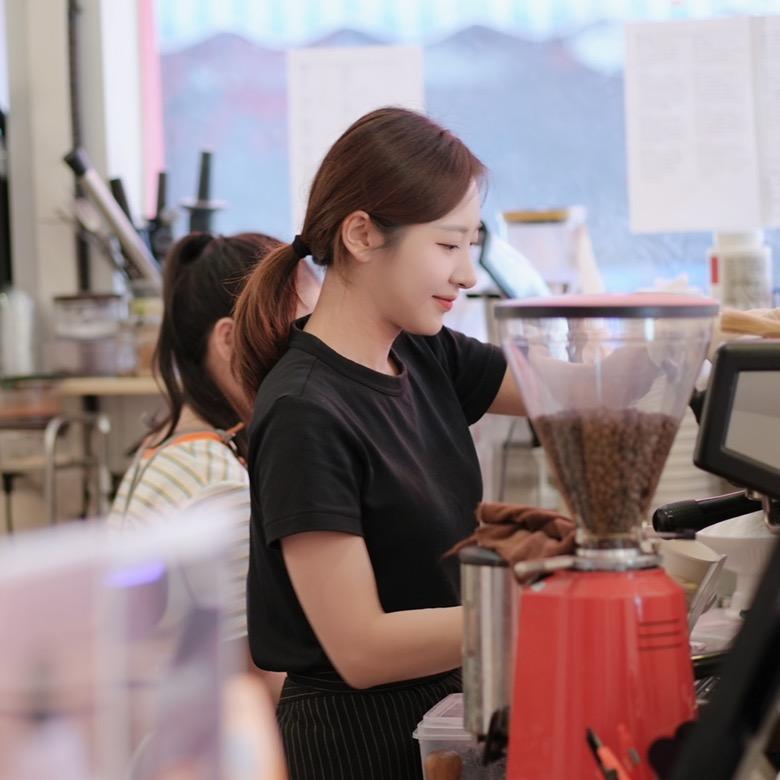 韩国欧尼开的咖啡店