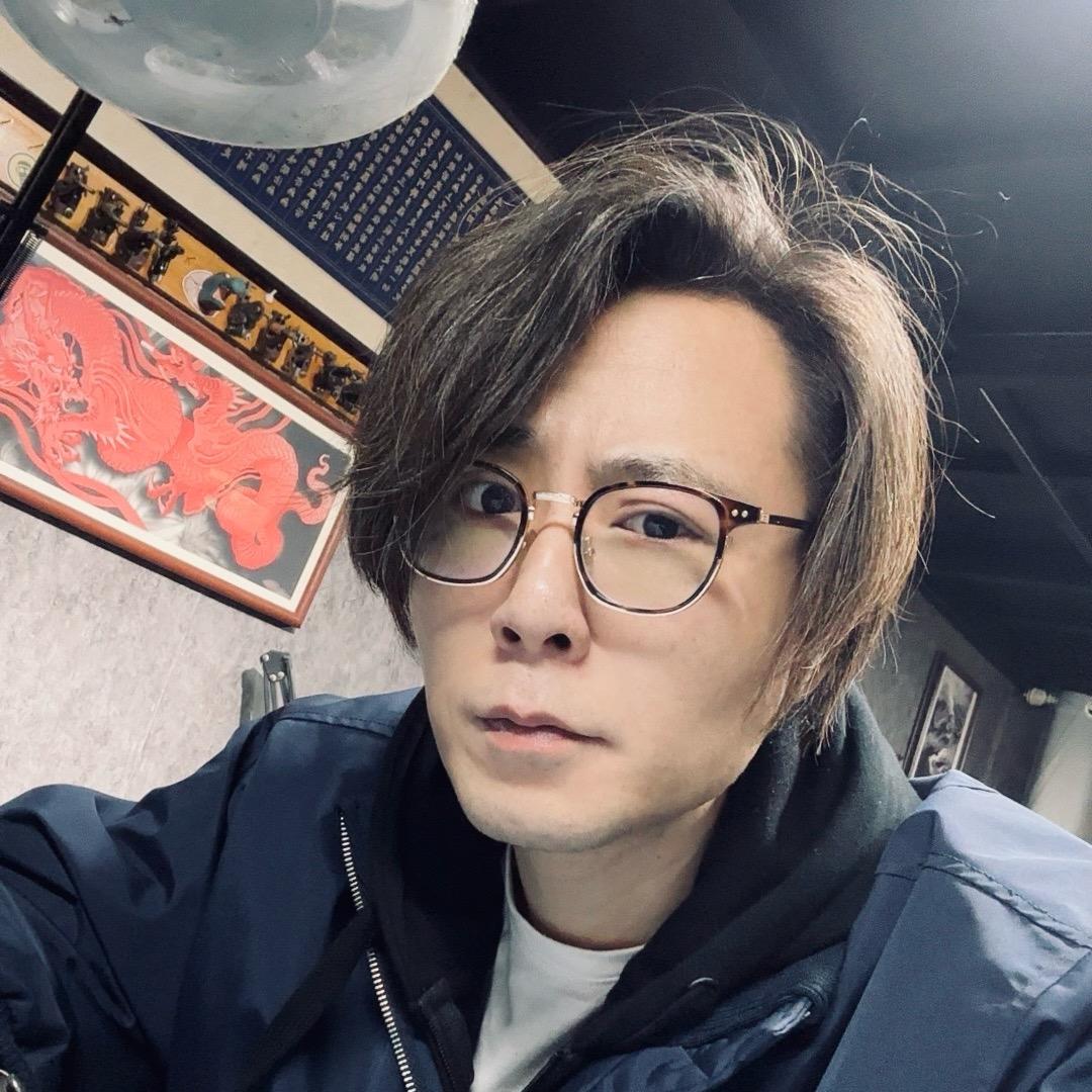 大飞哥爱扎人