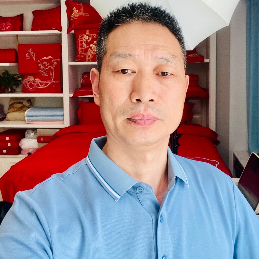 宏堰家纺朱汉林