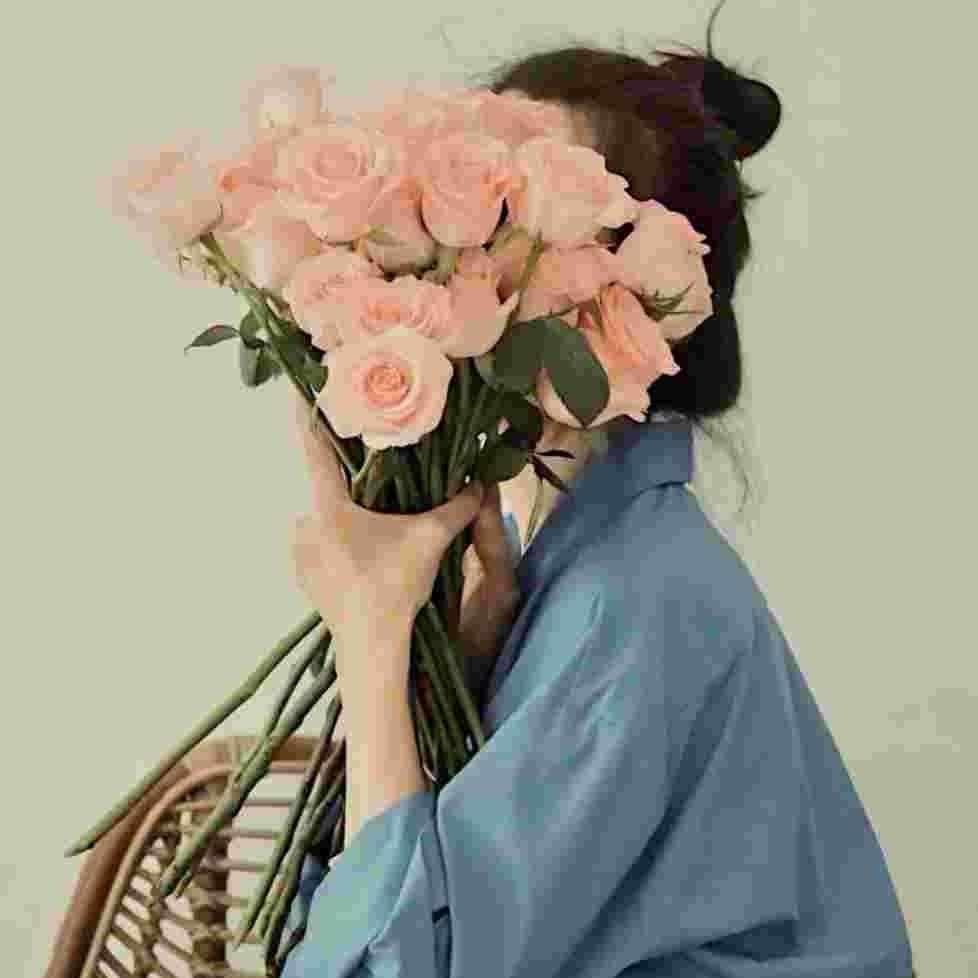 草莓🍓啵啵ღ°