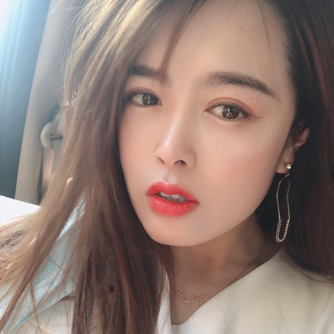 鲜花小姐姐