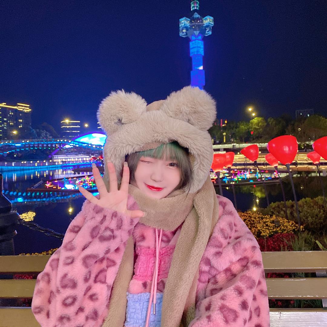 一只熊（活捉颜韵）