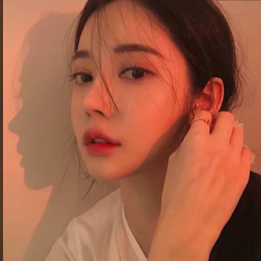 美女又ᵉᵐᵒ了