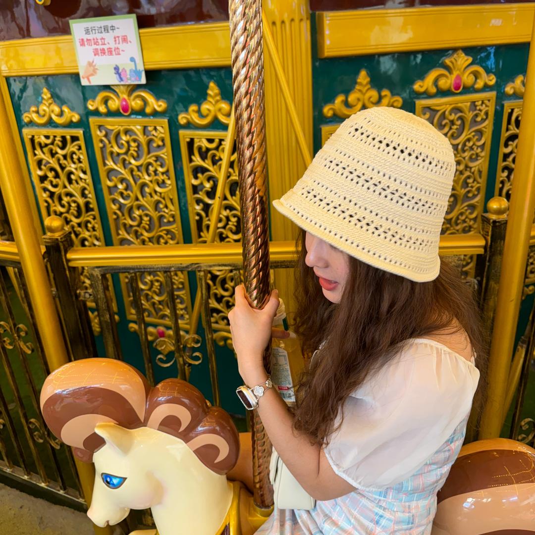 ʟ̆̈ᴜ̆̈ᴄ̆̈ᴋ̆̈ʏ̆̈🧡