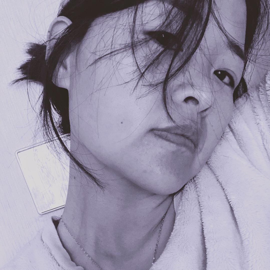 颜瑜伽叶子