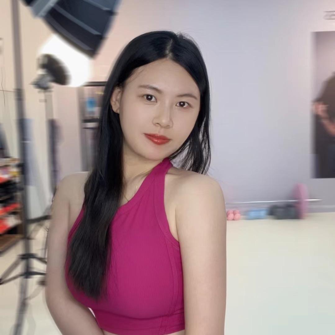 就叫倩莹。