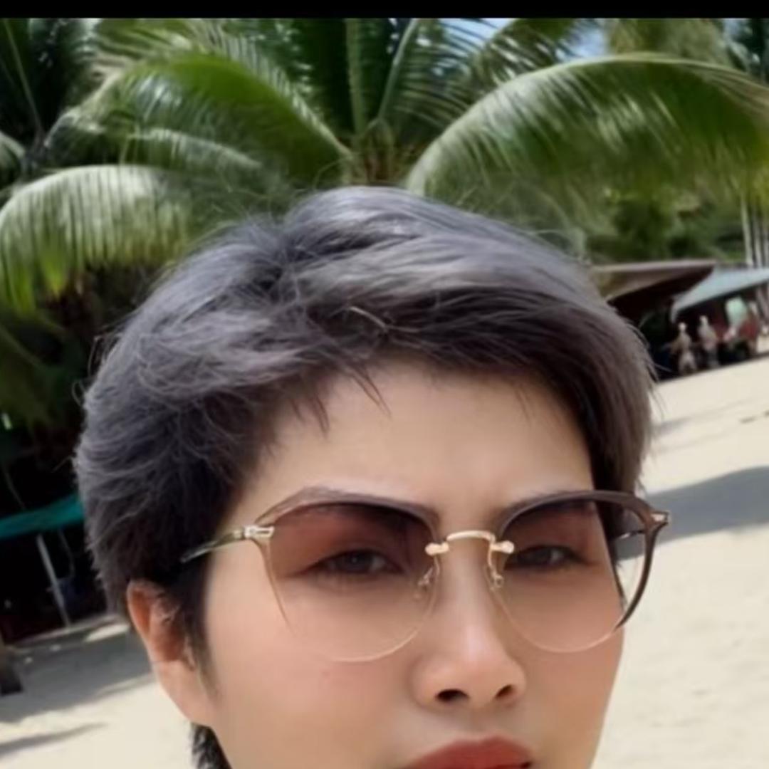 银基依浚俏服饰