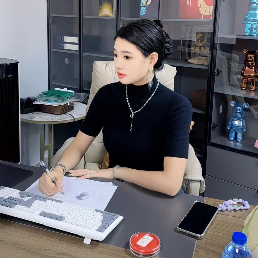 小🥰白领