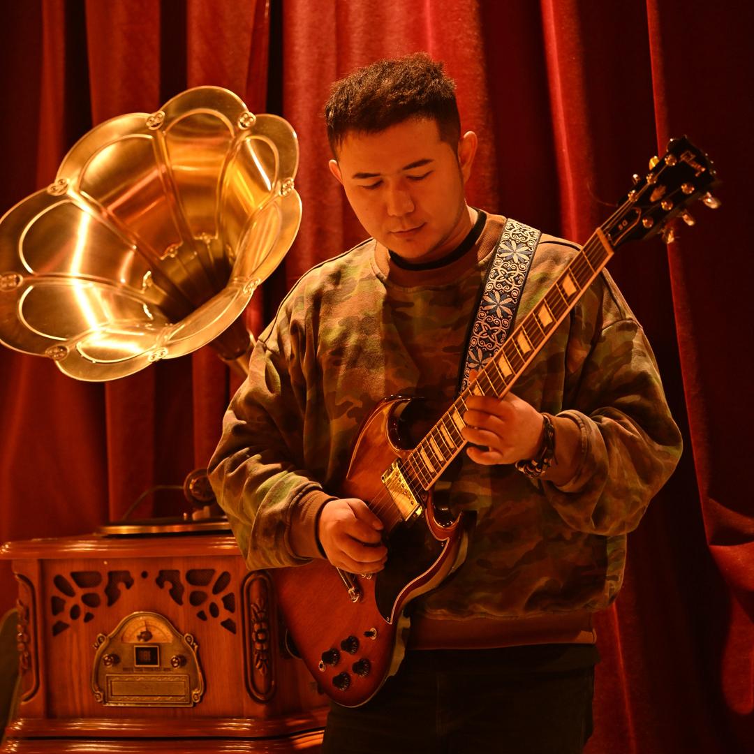 Tuten 水烟主题音乐餐吧
