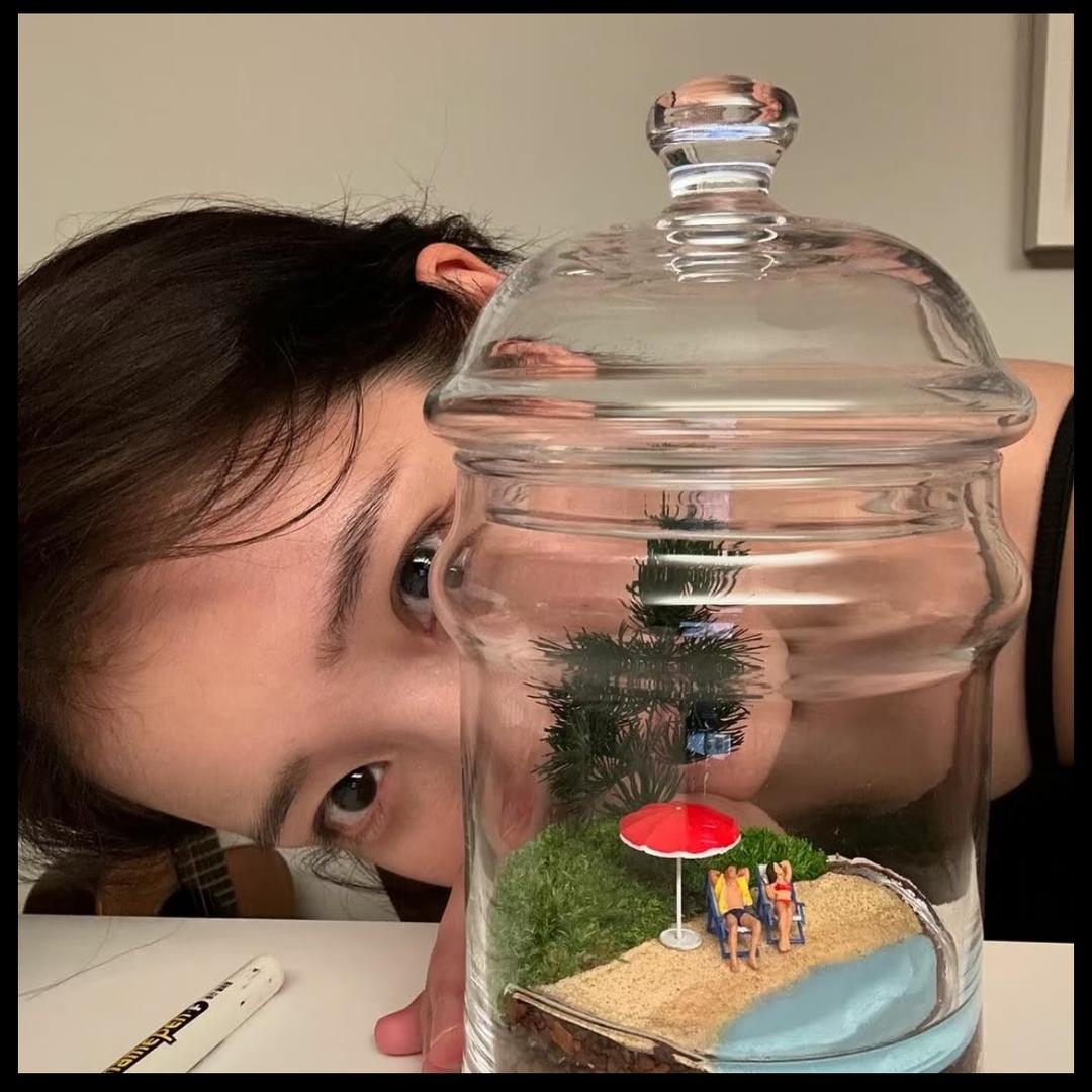 ：）