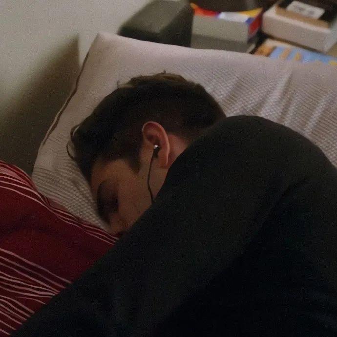 做一个很长很长的梦。