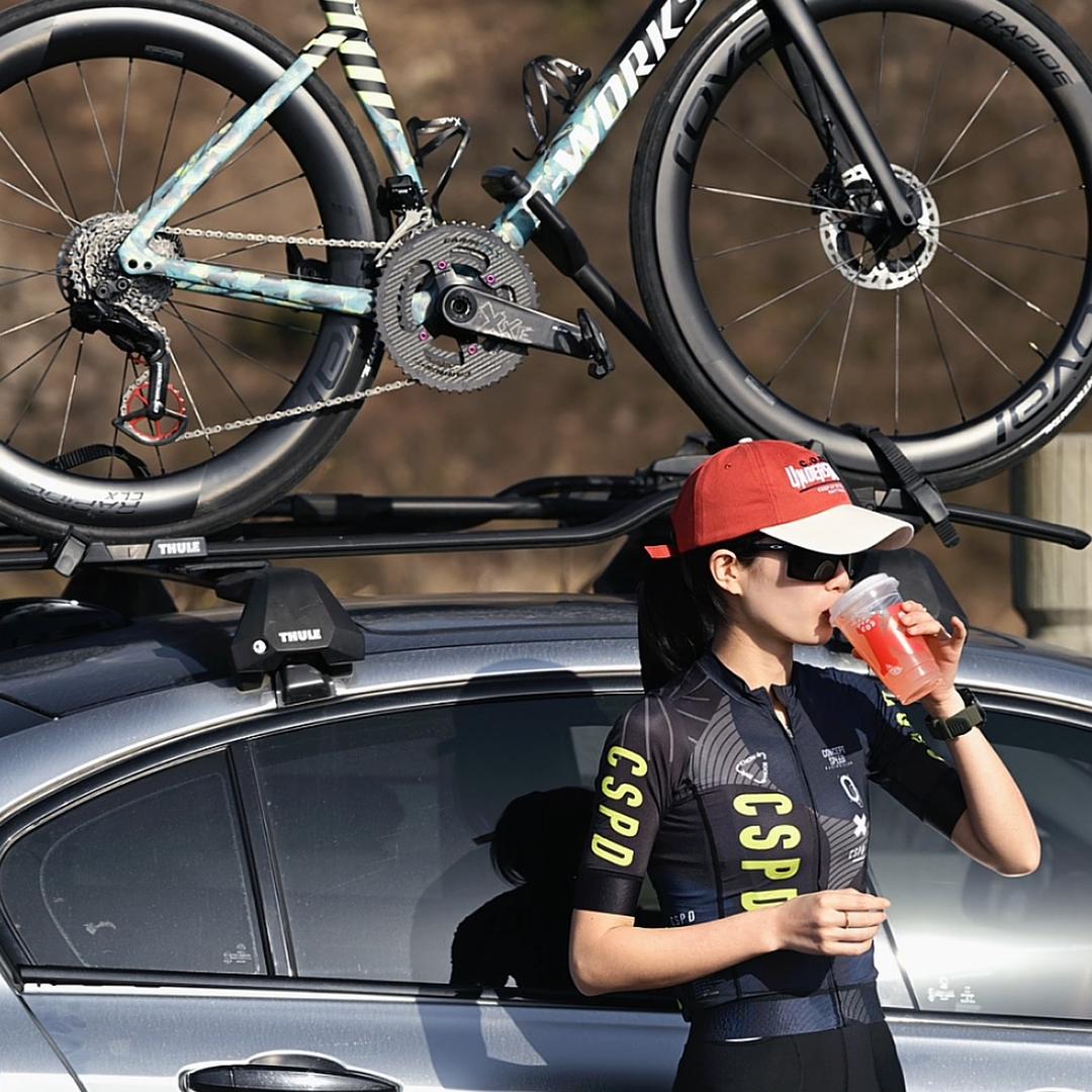 爱骑公路的小猫