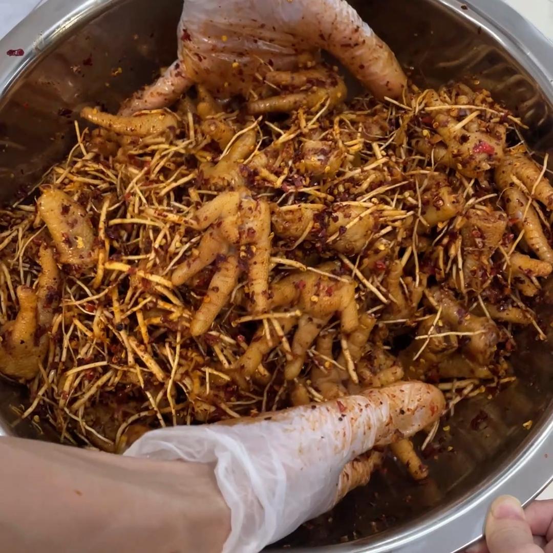 大源佤味鸡爪主理人