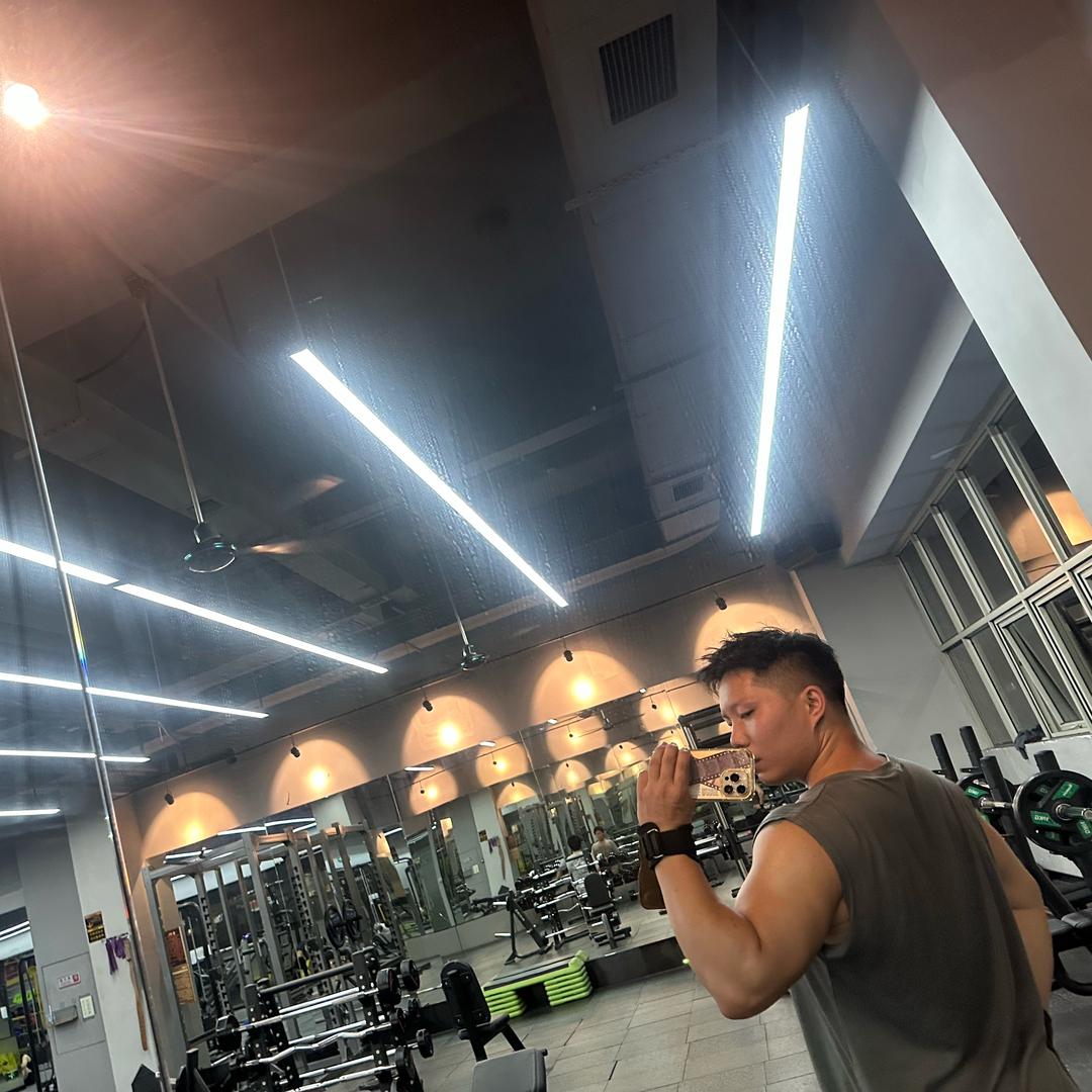 贵族游泳健身_凡教练（随时call）