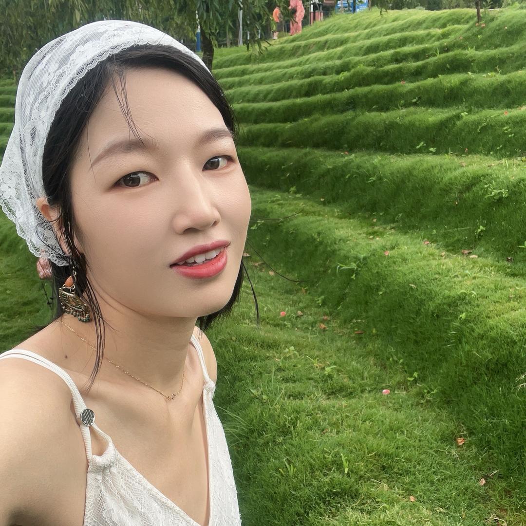 单眼皮女孩