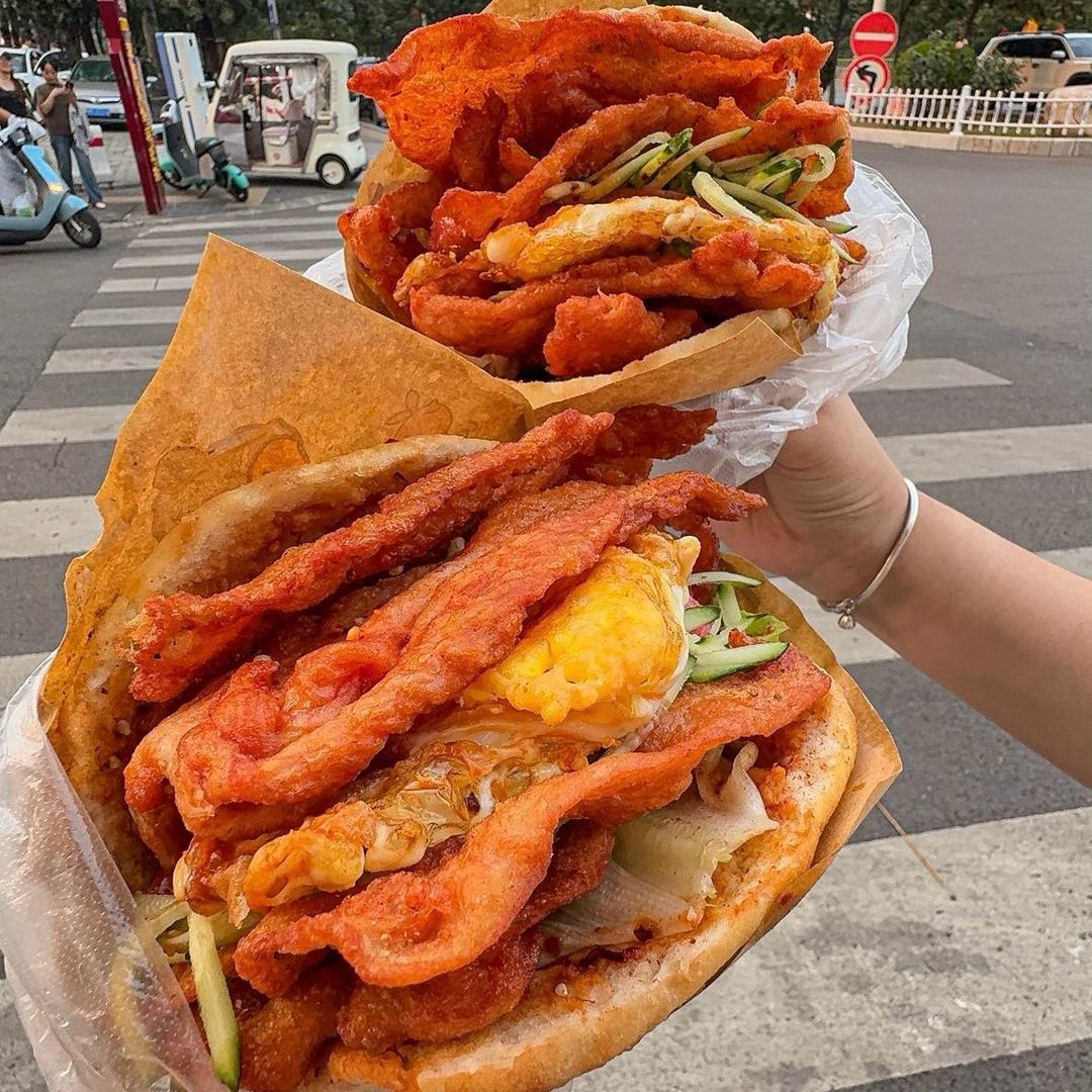 金悦城（小周）首家超大里脊肉饼