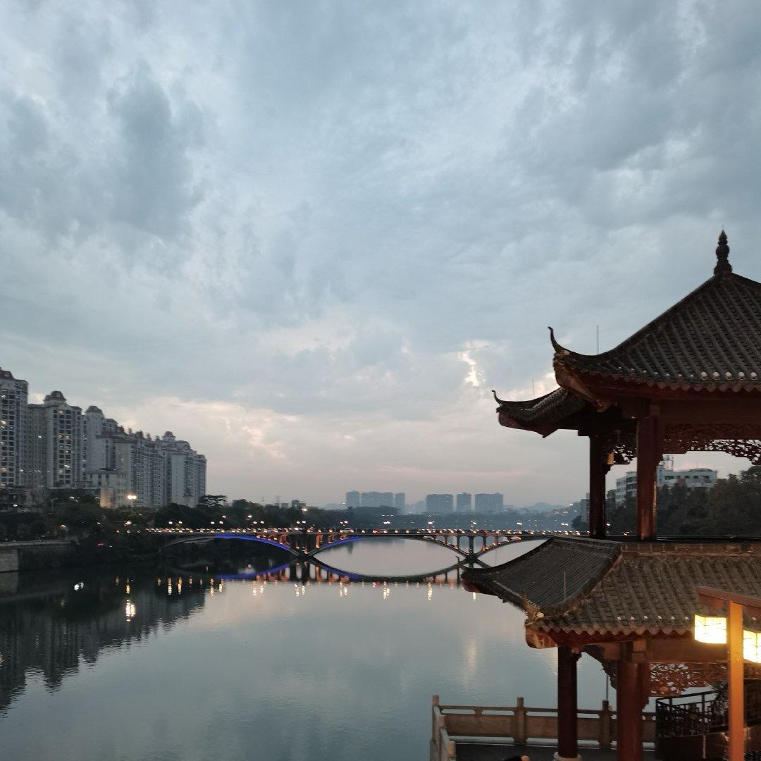 后背