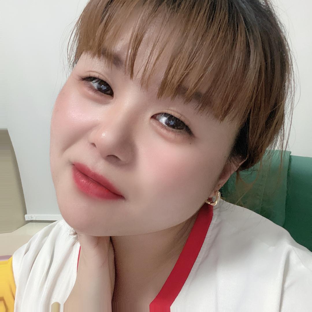 Hi  那个女孩