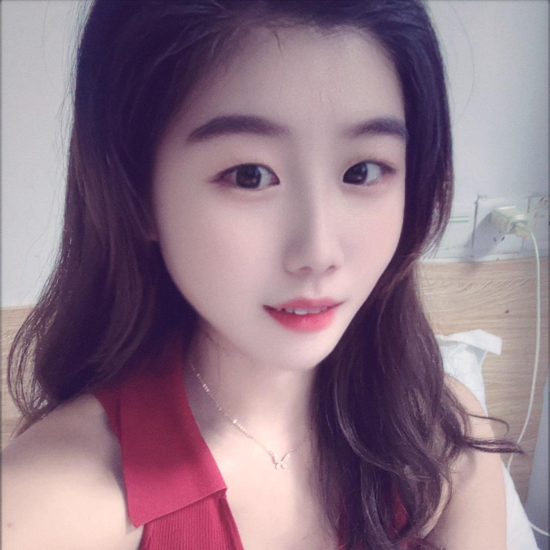 浅浅微笑的菇凉