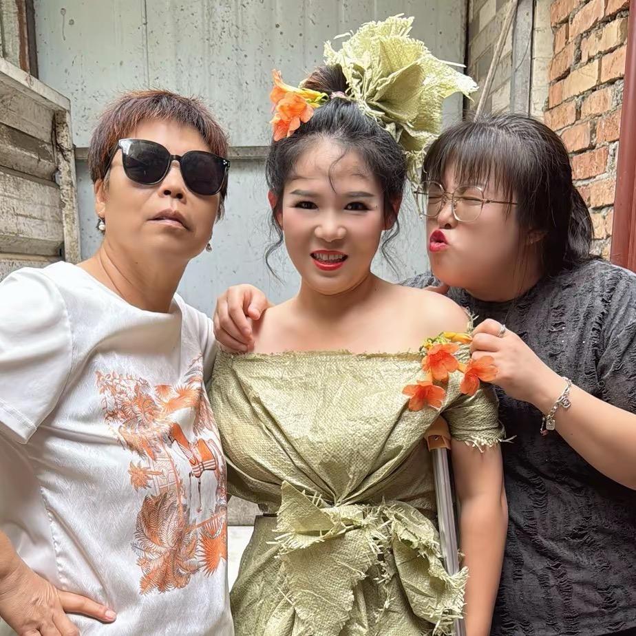 胖女开心